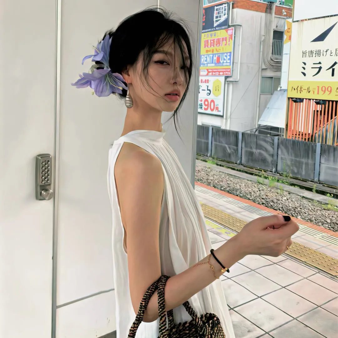 星光落在她身上